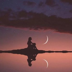 三个老屄撅着肥白的大屁股小说
