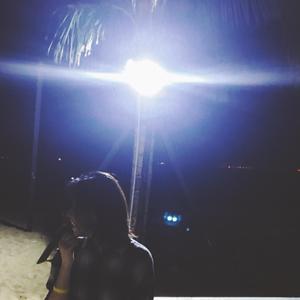 三个老屄撅着肥白的大屁股小说
