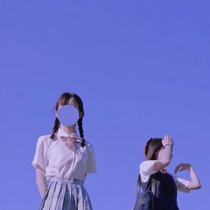 三个老屄撅着肥白的大屁股小说
