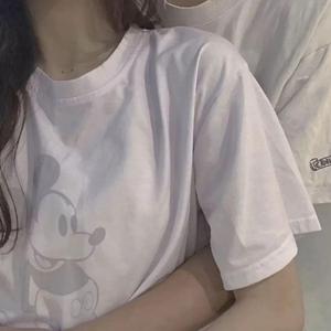 三个老屄撅着肥白的大屁股小说
